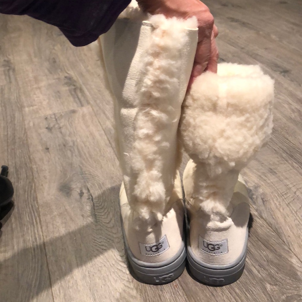 Ugg Boots - image 4